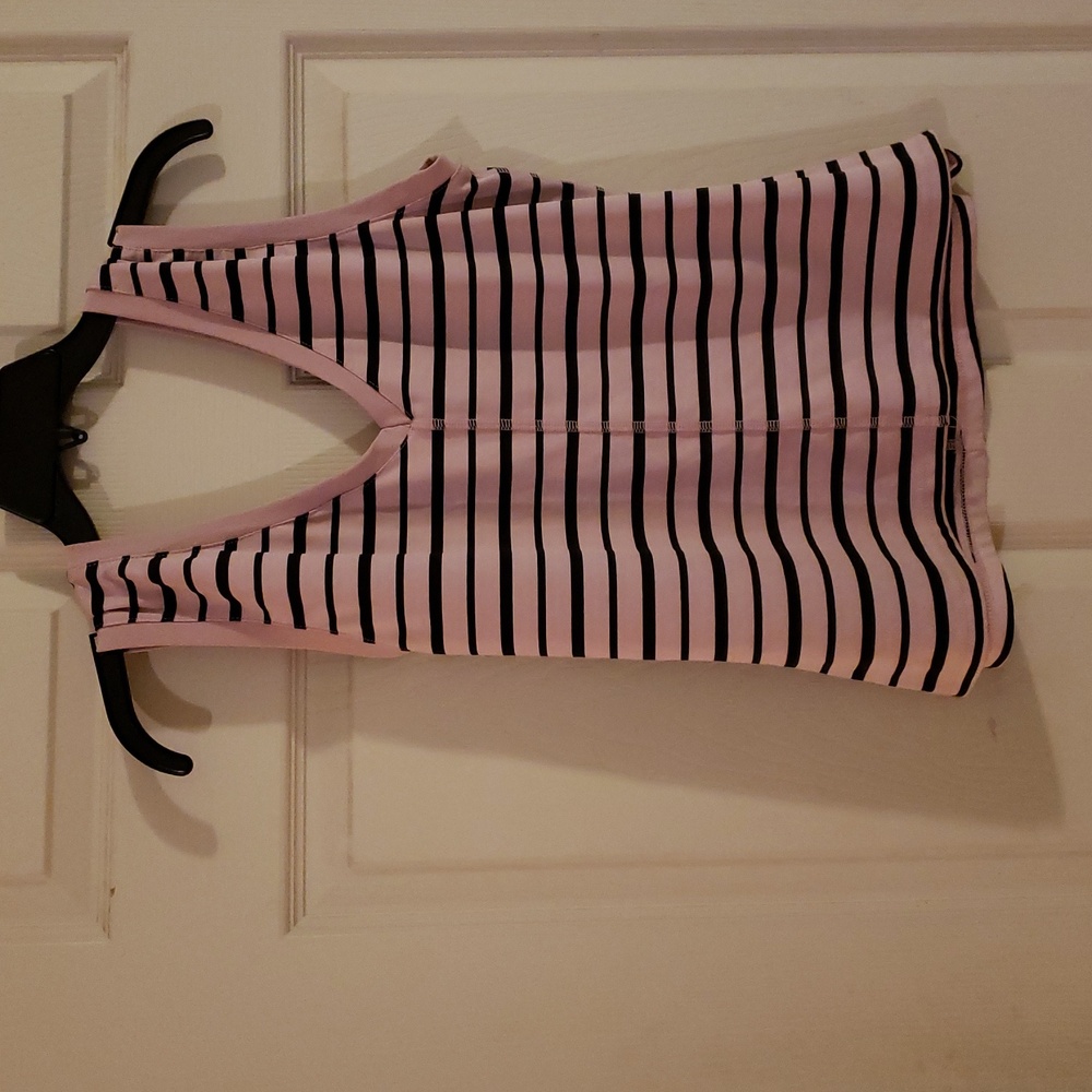 Vintage Striped Pink & Black Women's Top Size M MUST BUNDLE 2+ ITEMS FOR $5 EACH - Picture 2 of 3
